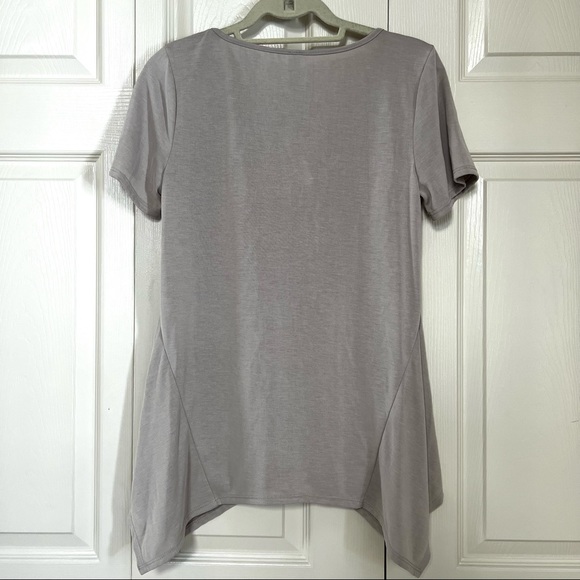 NWOT Design Lab Short Sleeve Criss-Cross Neck Knit Top - Picture 2 of 10